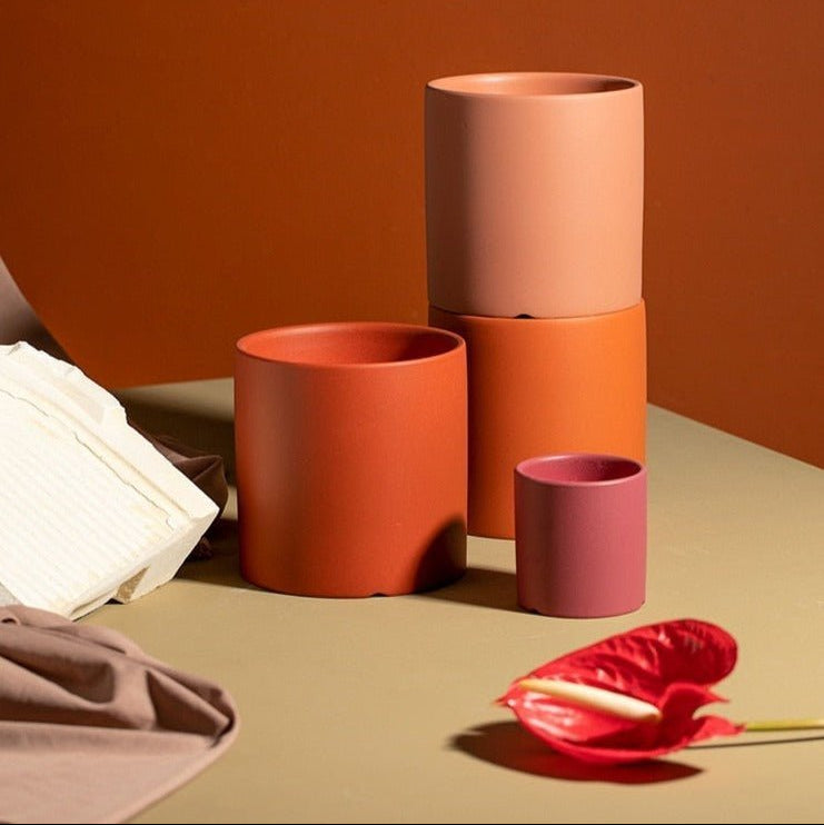 Elegant Ceramic Flowerpot with Saucer