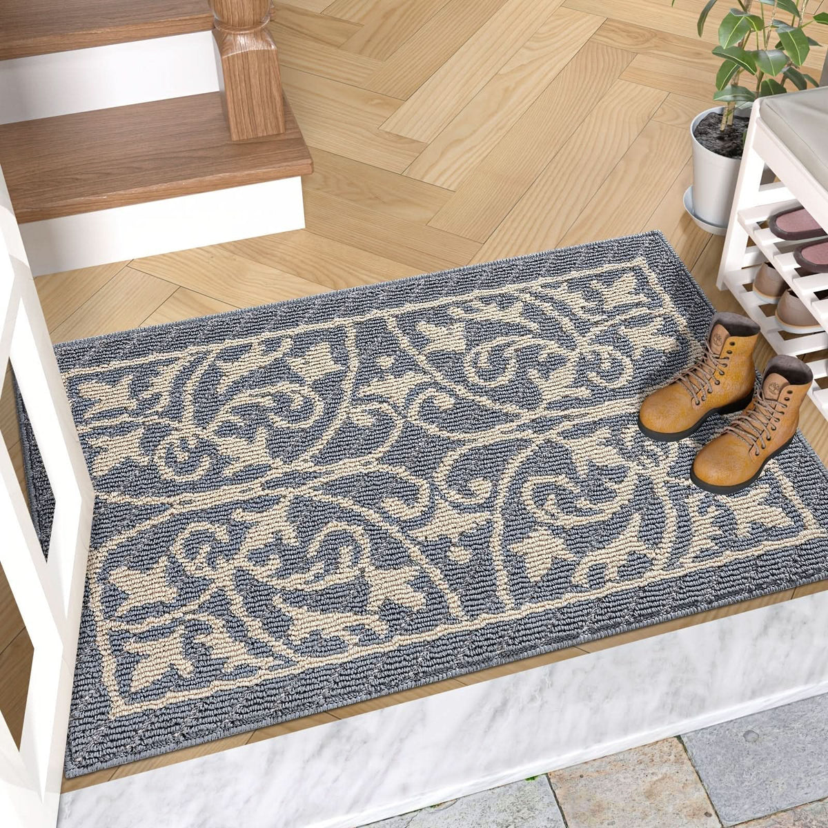Low profile non-slip indoor entryway mat