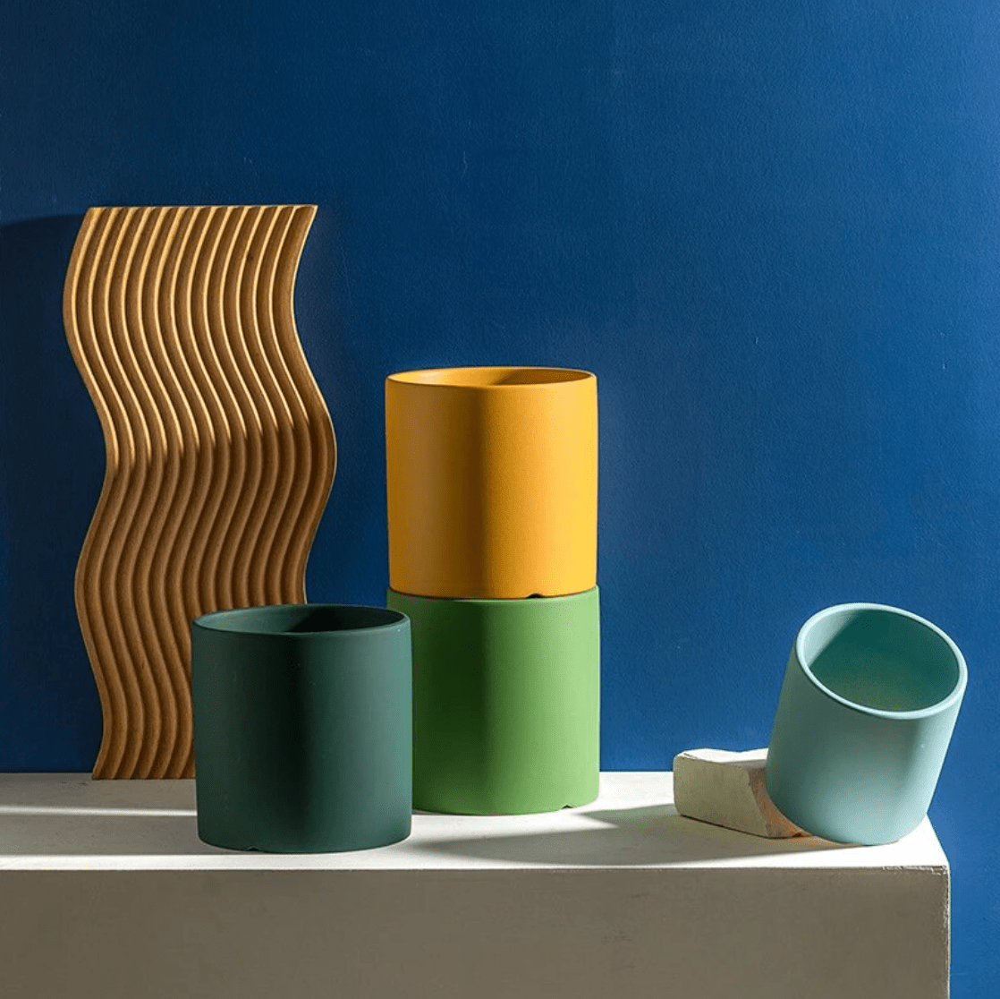Elegant Ceramic Flowerpot with Saucer