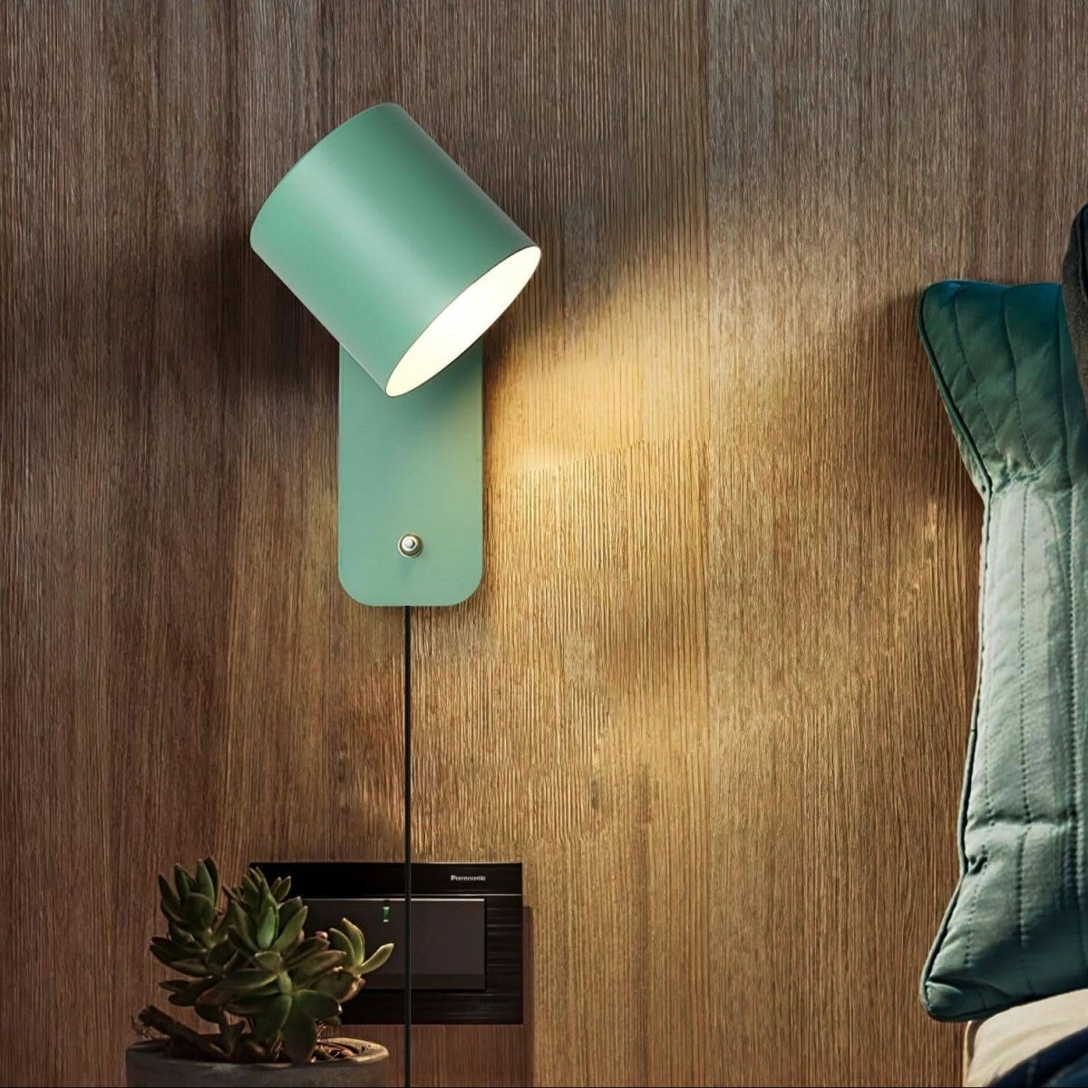 Minimalist wall lamp with plug for flexible lighting