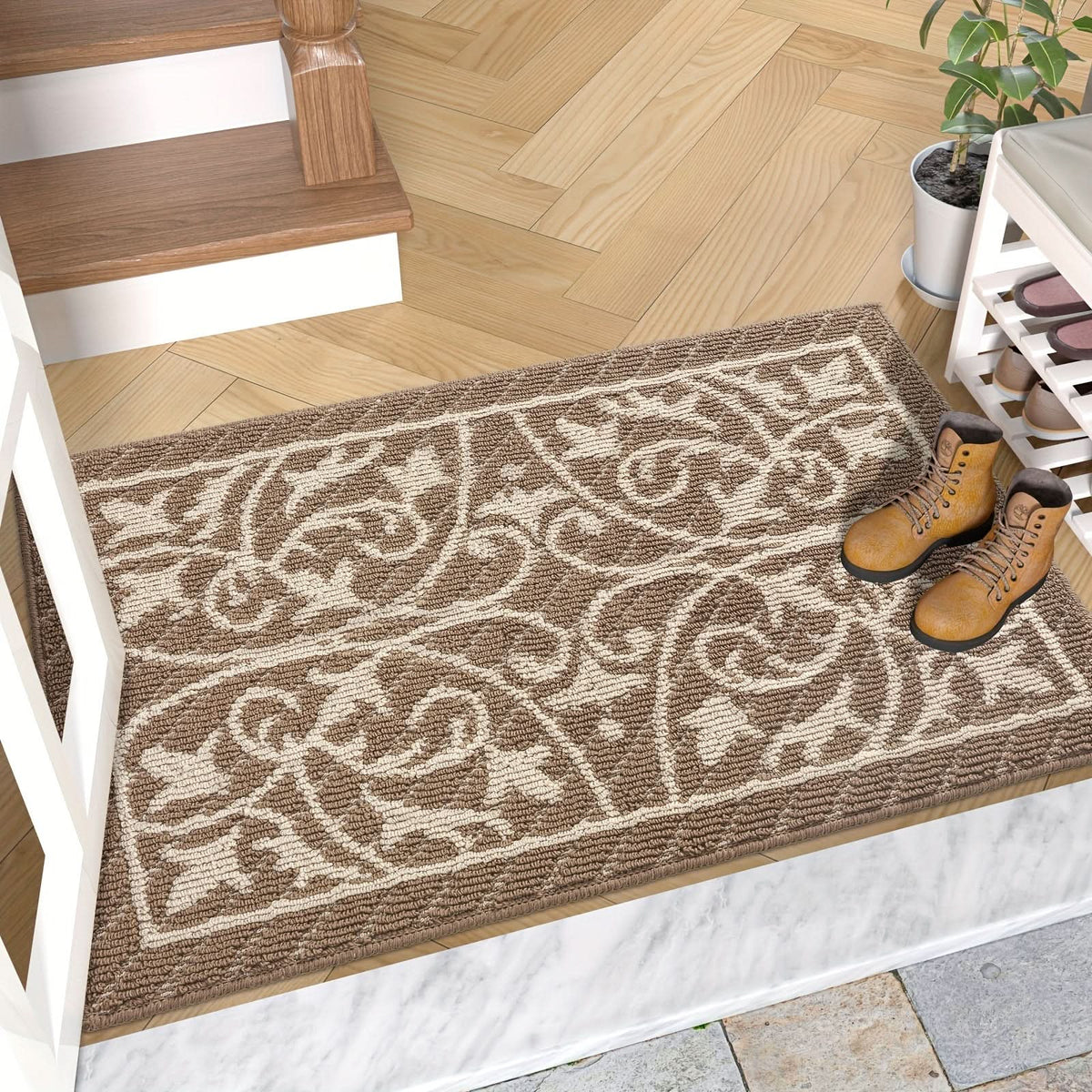 Low profile non-slip indoor entryway mat
